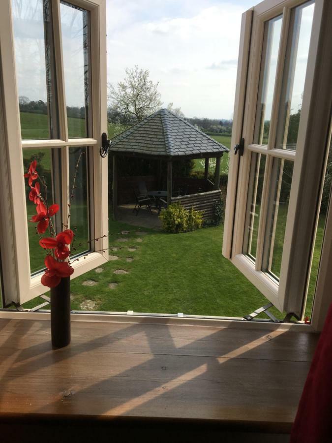 Lapwing Cottage Stoke-on-Trent Екстериор снимка